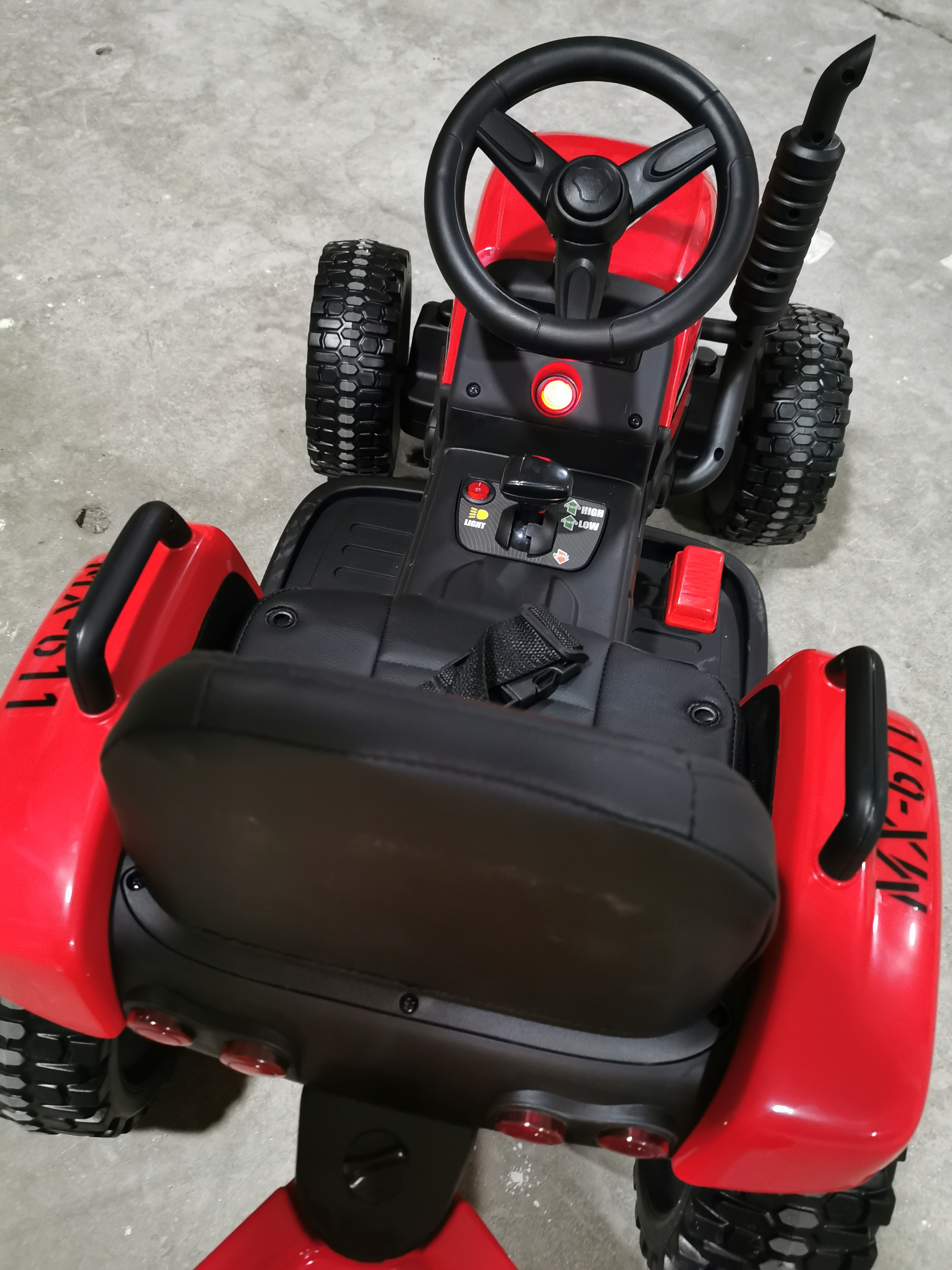 Elektrický traktor s vlečkou, diaľkové ovládanie, MP3, USB, Eva kolesá