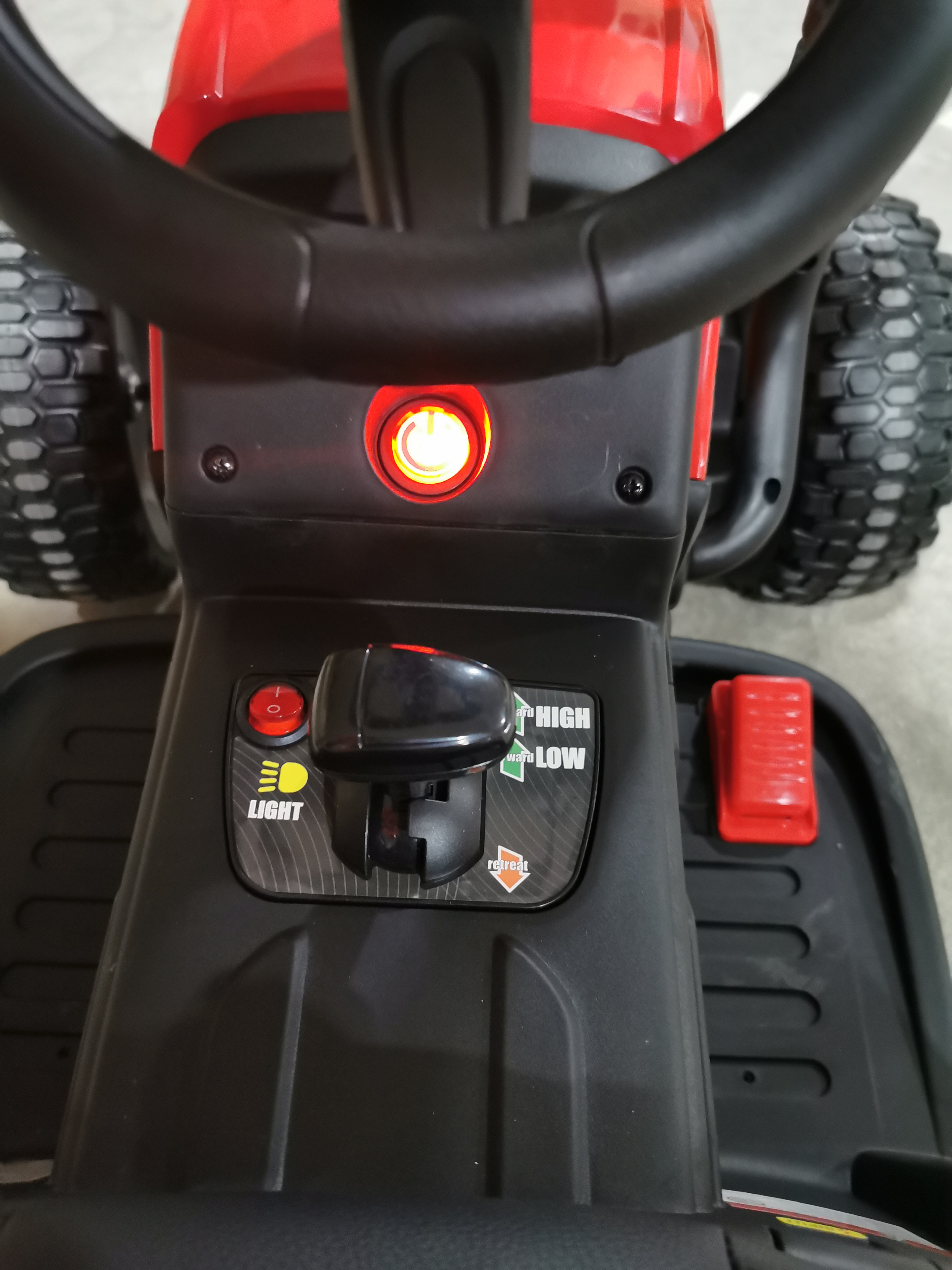 Elektrický traktor s vlečkou, diaľkové ovládanie, MP3, USB, Eva kolesá