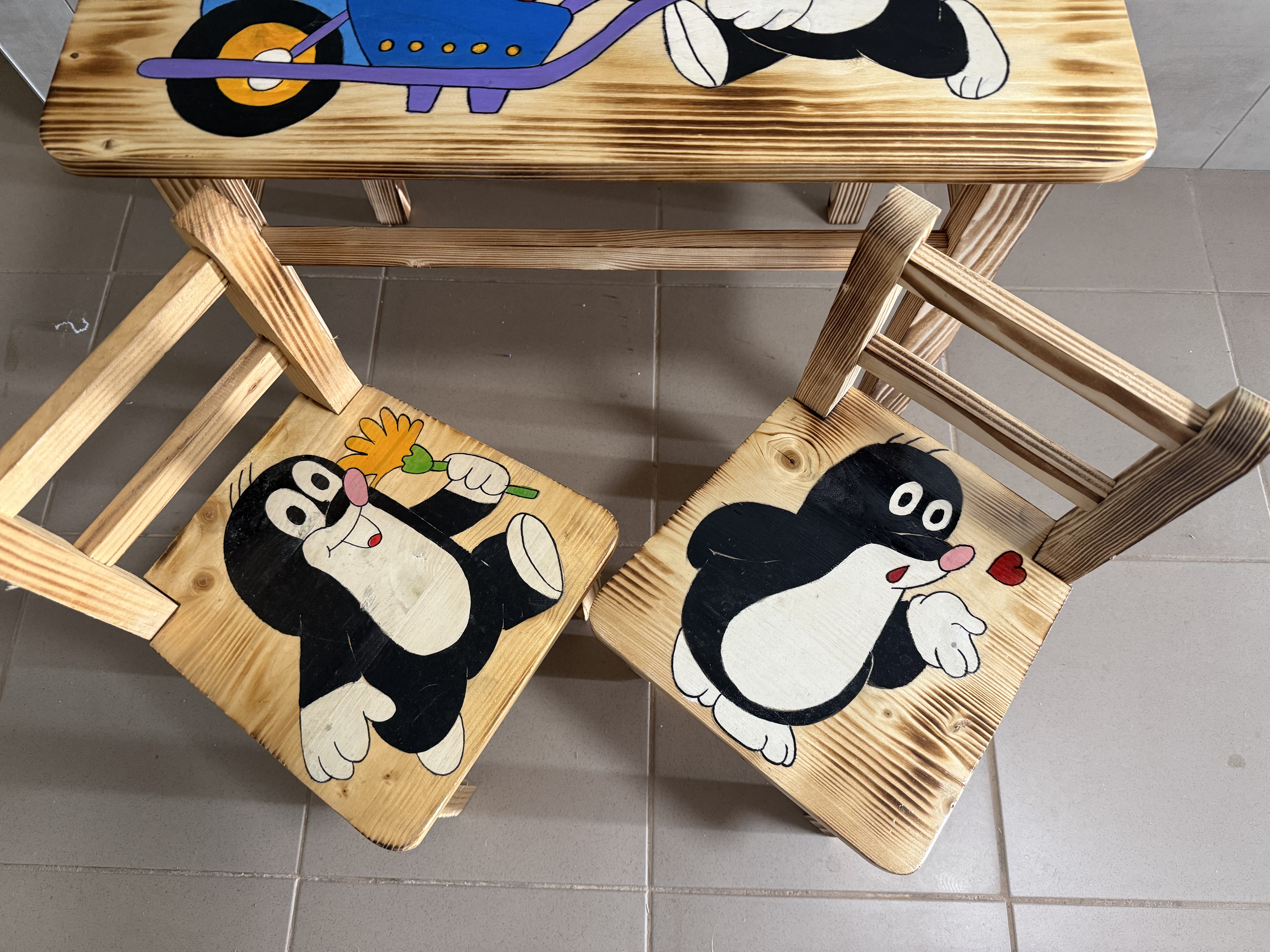 Drevený detský stolík so stoličkami - Krtko