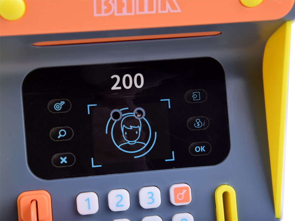 Bankomat-pokladnička pre deti s kartou, rozponávanie tváre