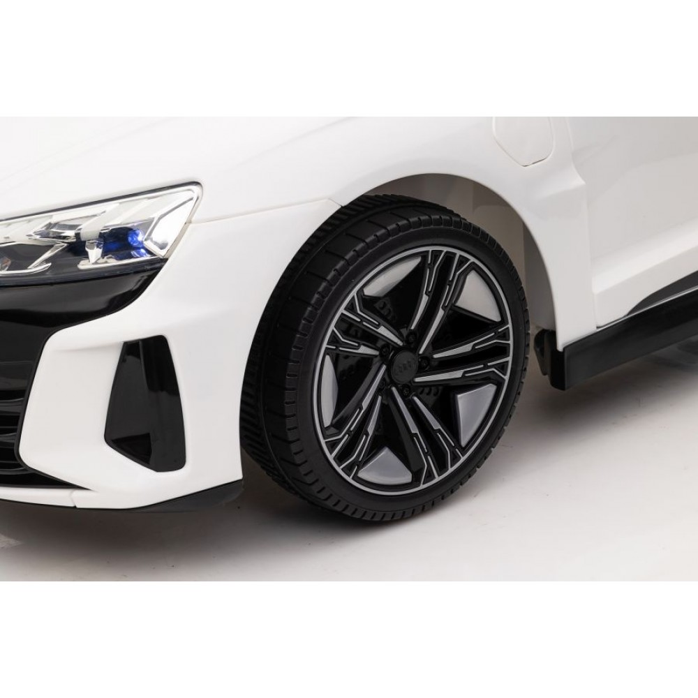 Elektrické autíčko Audi E-Tron GT , biela farba